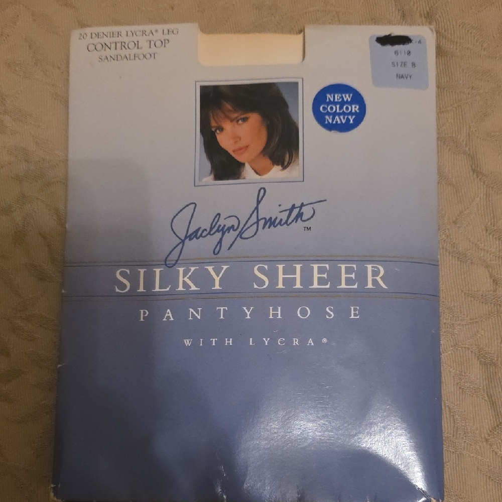 Jaclyn Smith Silky Sheer Pantyhose in Navy Size B